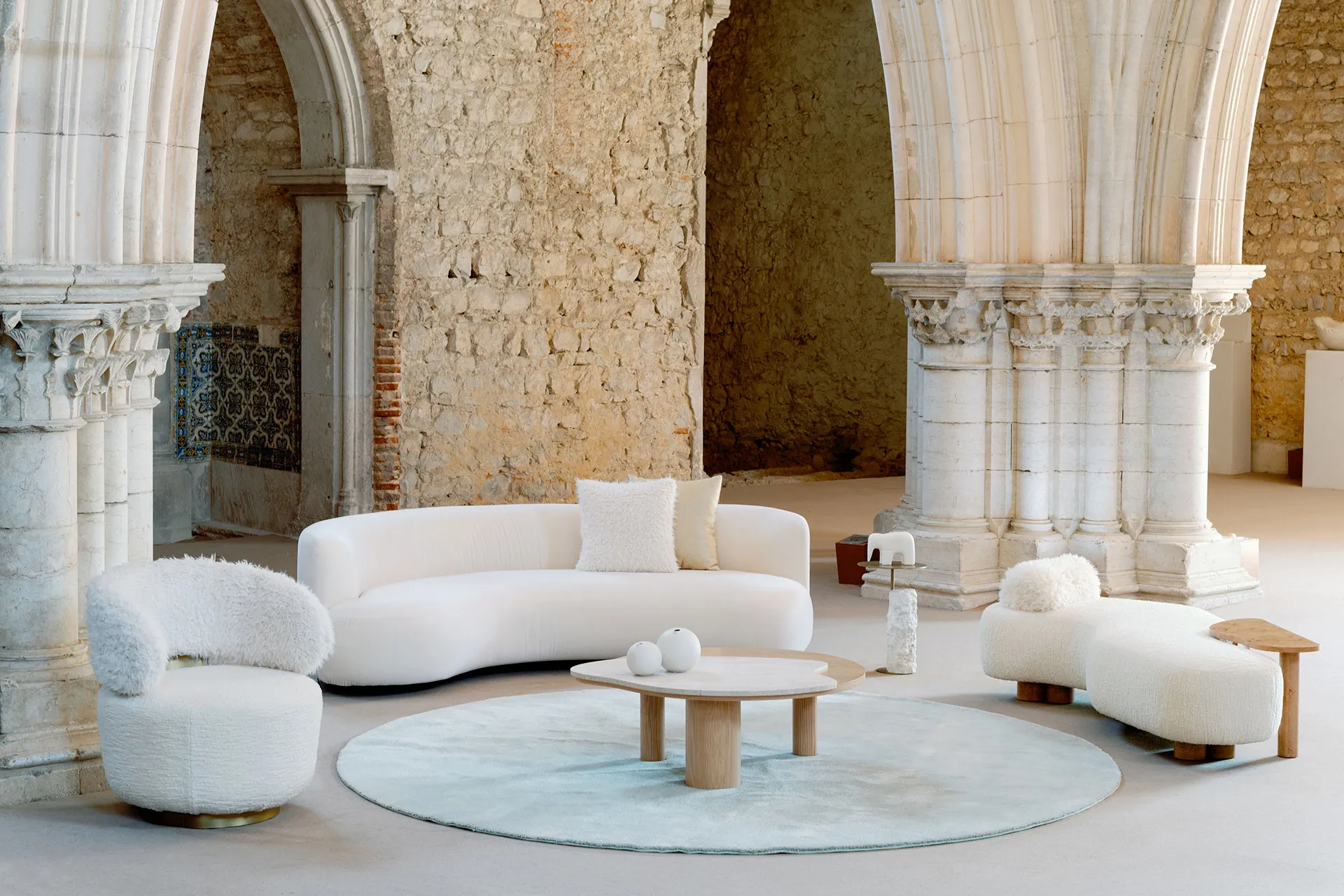 Swivel fabric easy chair CAJU - Curved fabric sofa TWINS by Greenapple