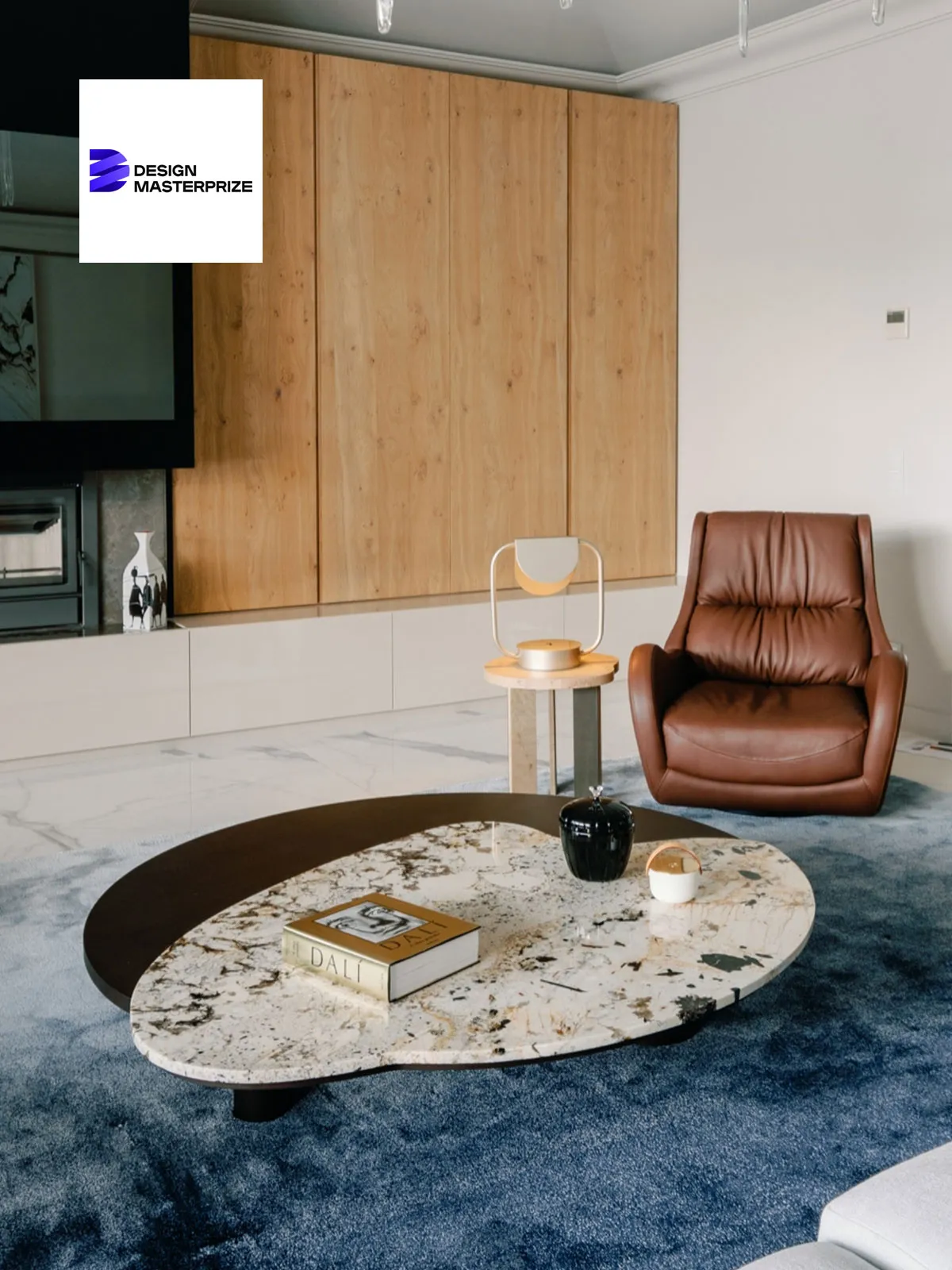 BORDEIRA low coffee table in Patagonia granite and oak by Greenapple