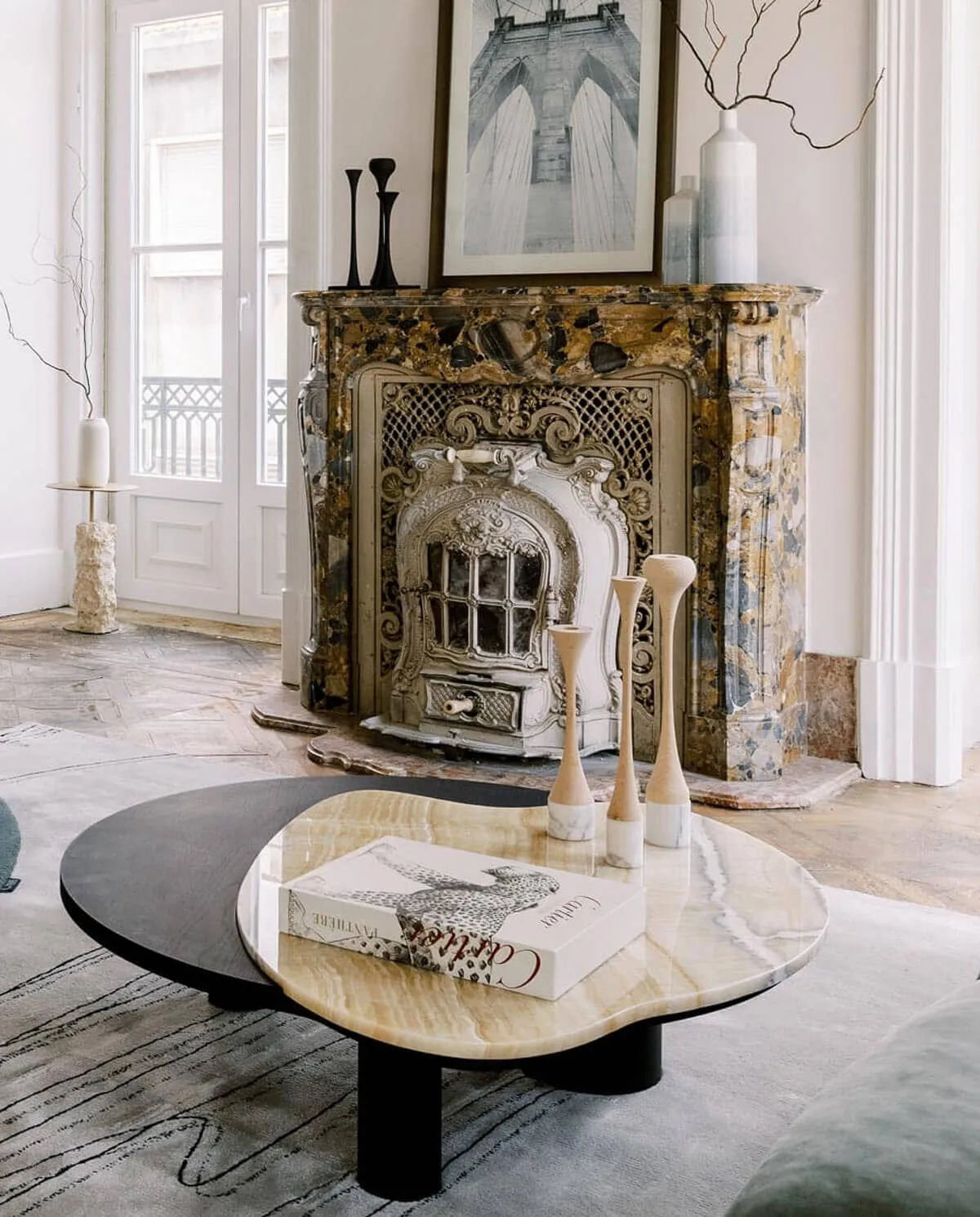 BORDEIRA low coffee table in Patagonia granite and oak by Greenappl